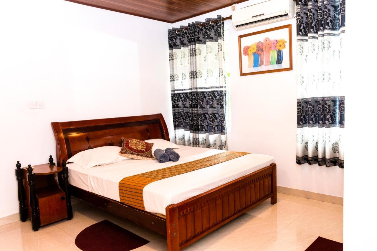 Kandy Riverside Villa מראה חיצוני תמונה